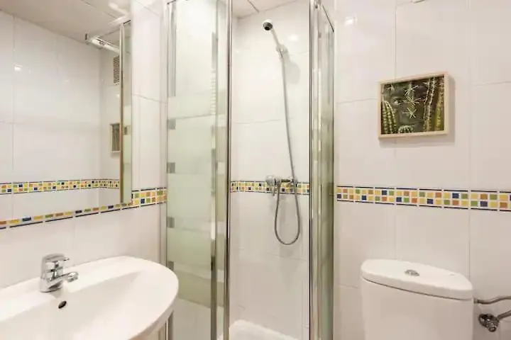 Homestay Lunaroom Center & Quiet Guesthouse Malaga Spain