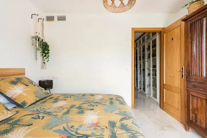 Homestay Lunaroom Center & Quiet Guesthouse Malaga Spain