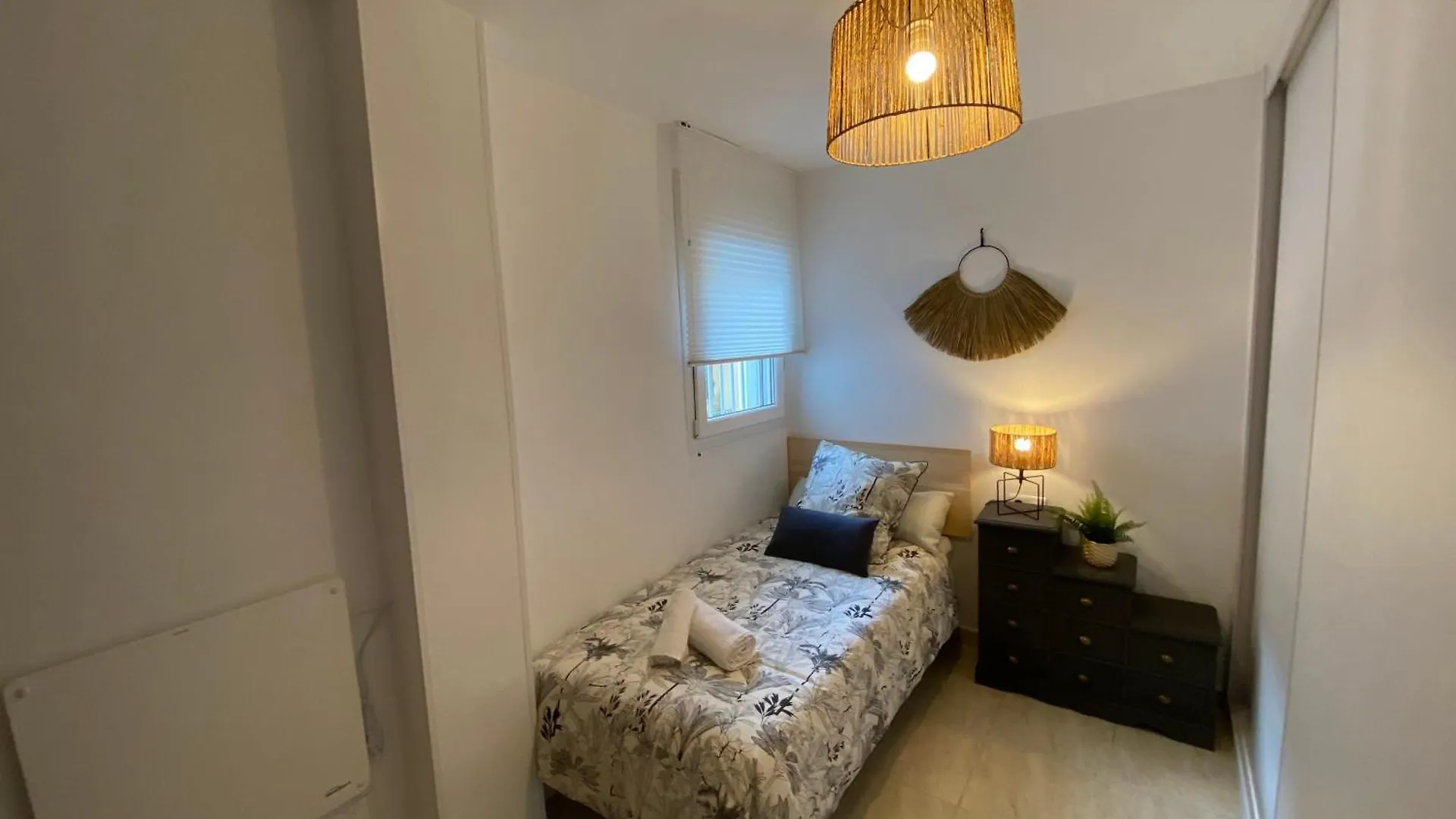 Lunaroom Center & Quiet Guesthouse Malaga Homestay