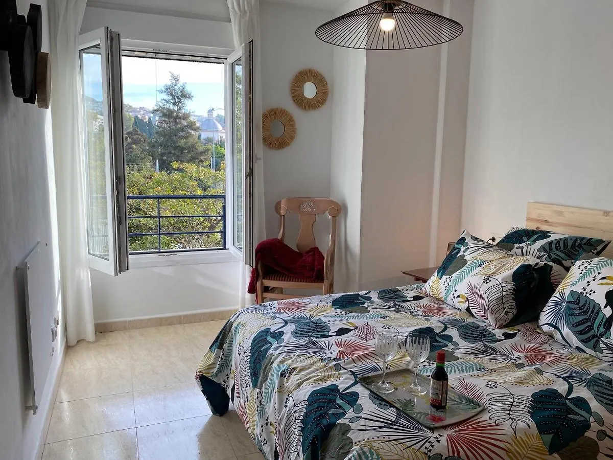 Lunaroom Center & Quiet Guesthouse 马拉加